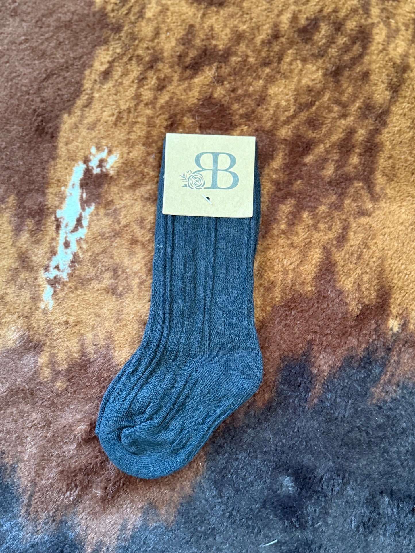 Pepper Knee-High Cable Knit Socks