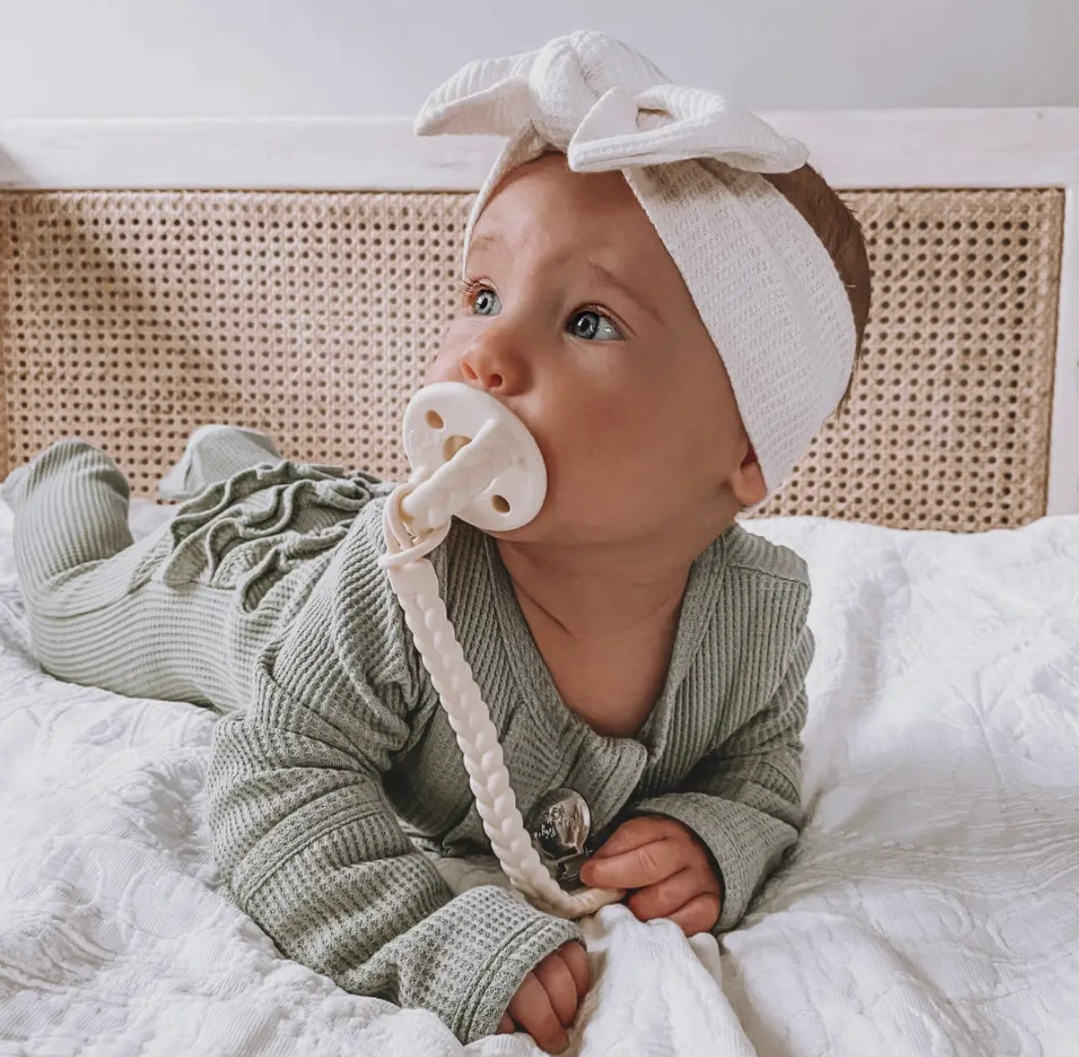 Itzy Ritzy Cream + Toast Sweetie Soother